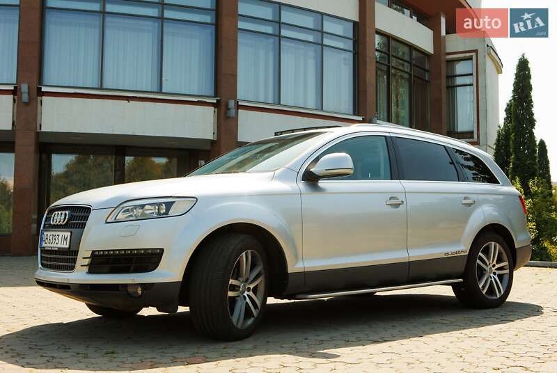 Внедорожник / Кроссовер Audi Q7 2006 в 