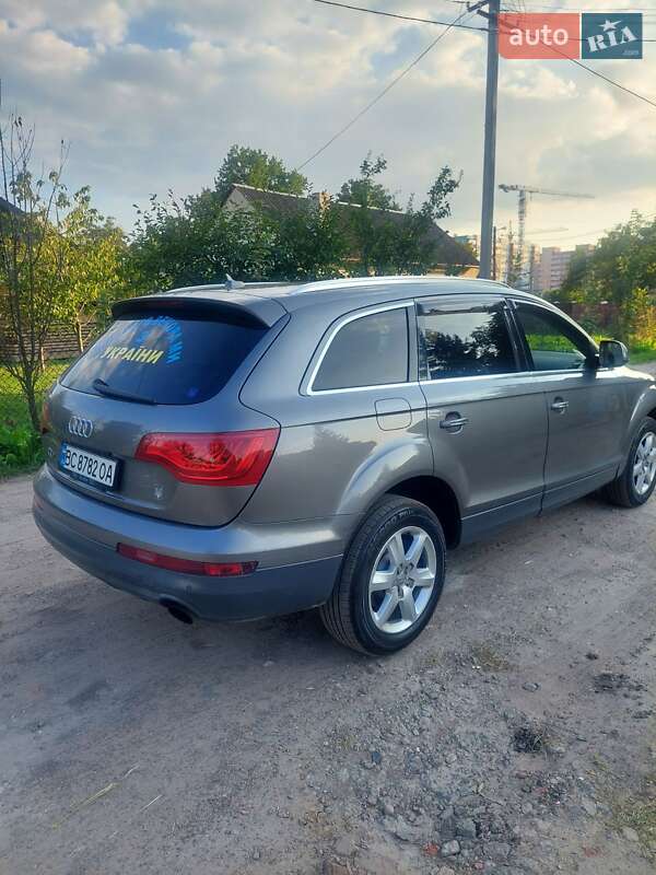 Позашляховик / Кросовер Audi Q7 2011 в Львові
