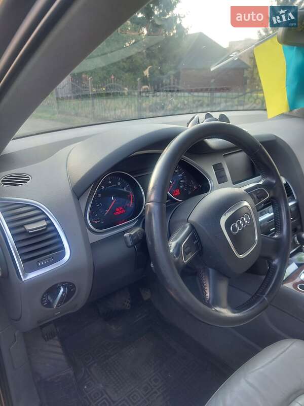 Позашляховик / Кросовер Audi Q7 2011 в Львові