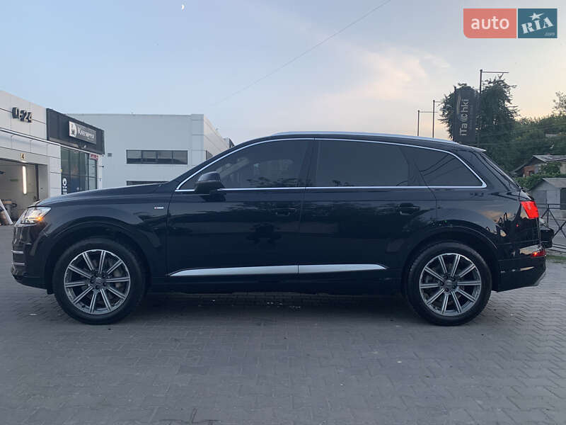 Внедорожник / Кроссовер Audi Q7 2017 в Виннице