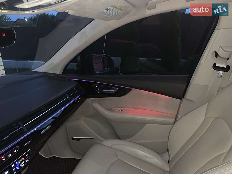 Внедорожник / Кроссовер Audi Q7 2017 в Виннице