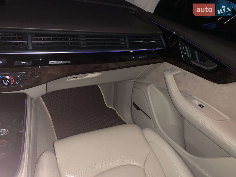 Внедорожник / Кроссовер Audi Q7 2017 в Виннице