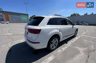 Внедорожник / Кроссовер Audi Q7 2018 в 