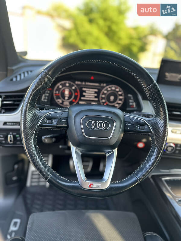 Внедорожник / Кроссовер Audi Q7 2016 в Мостиске