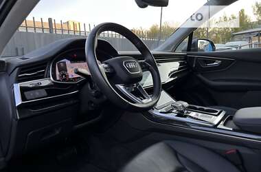 Позашляховик / Кросовер Audi Q7 2019 в 