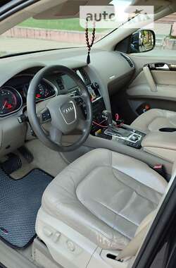 Внедорожник / Кроссовер Audi Q7 2006 в 