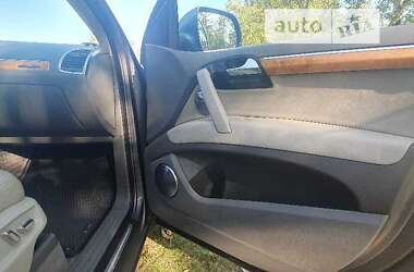 Внедорожник / Кроссовер Audi Q7 2011 в 