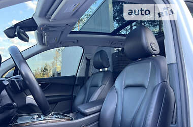 Внедорожник / Кроссовер Audi Q7 2017 в 
