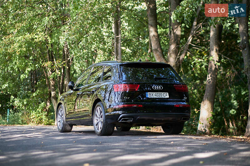 Внедорожник / Кроссовер Audi Q7 2016 в Хмельницком