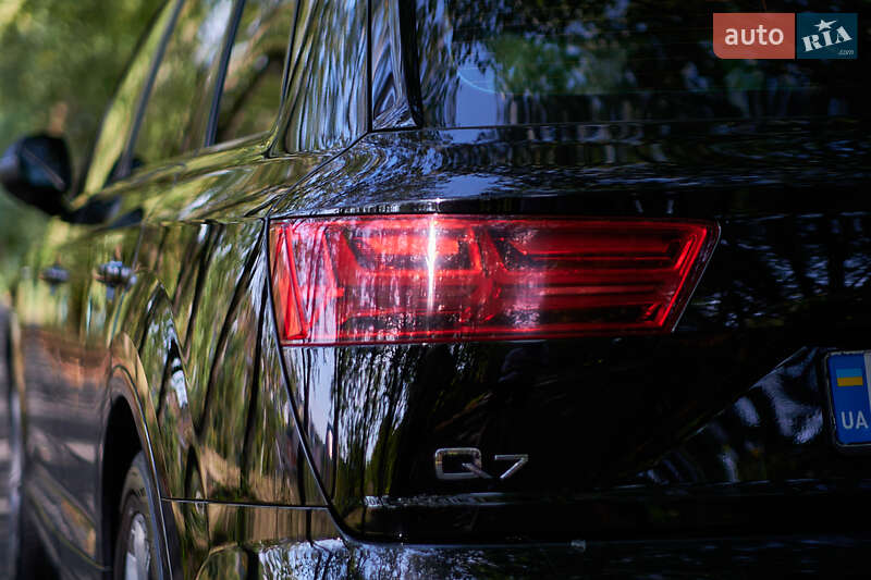 Внедорожник / Кроссовер Audi Q7 2016 в Хмельницком