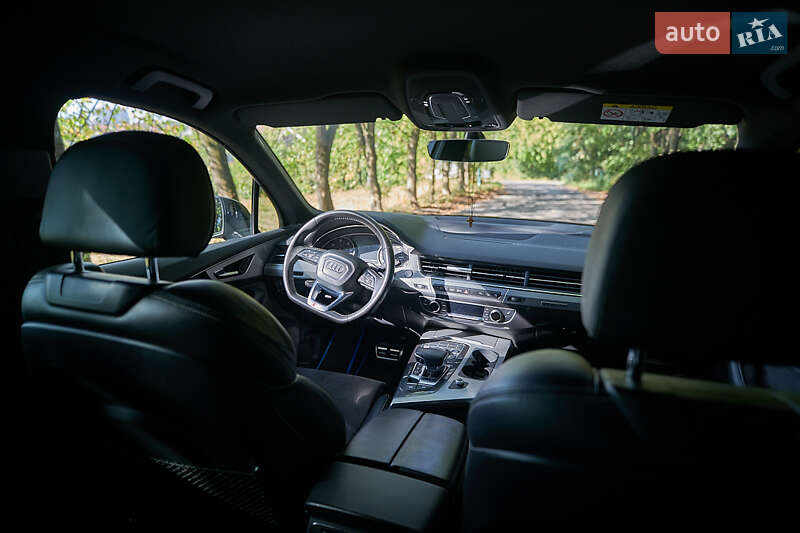 Внедорожник / Кроссовер Audi Q7 2016 в Хмельницком
