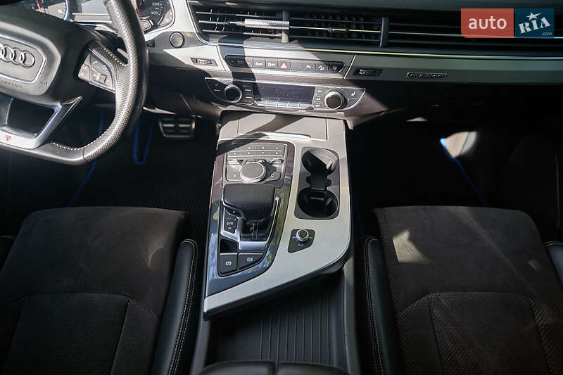 Внедорожник / Кроссовер Audi Q7 2016 в Хмельницком