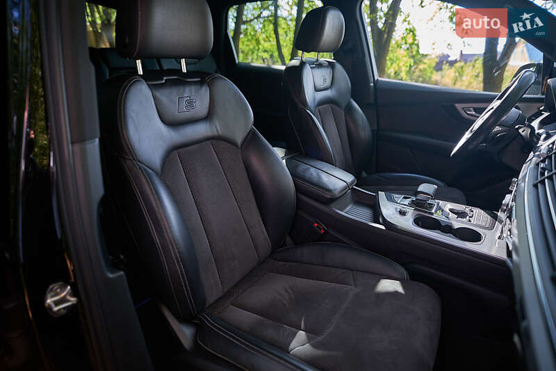 Внедорожник / Кроссовер Audi Q7 2016 в Хмельницком