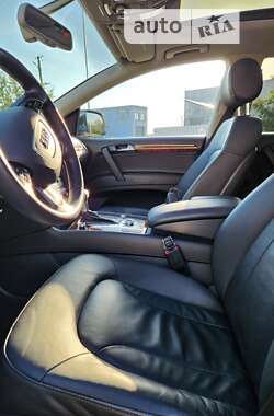 Внедорожник / Кроссовер Audi Q7 2014 в 