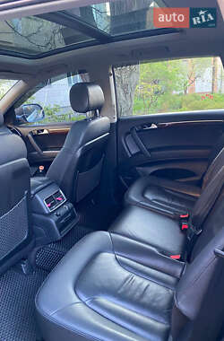Внедорожник / Кроссовер Audi Q7 2010 в 