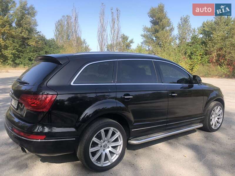 Внедорожник / Кроссовер Audi Q7 2015 в Днепре