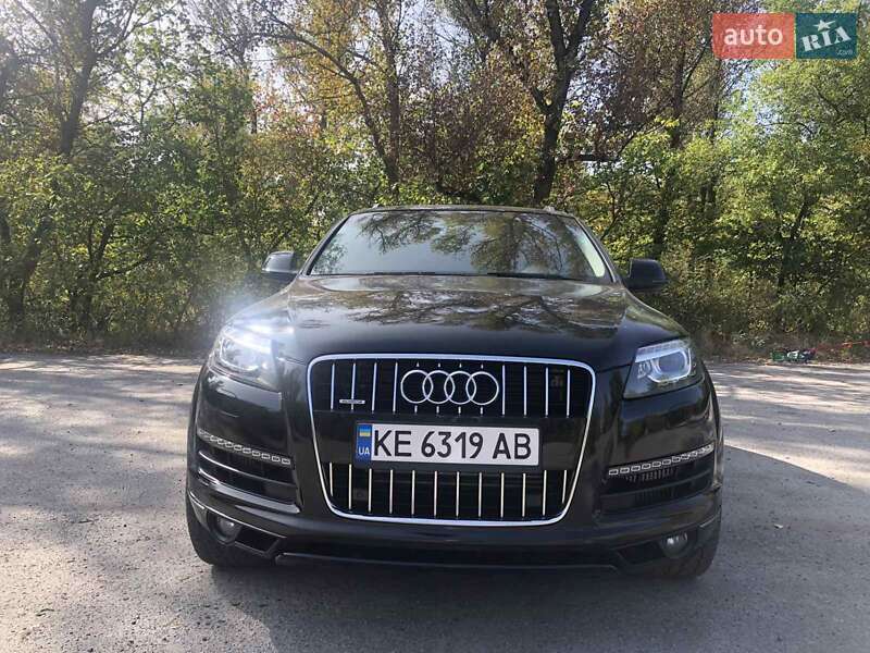 Позашляховик / Кросовер Audi Q7 2015 в 