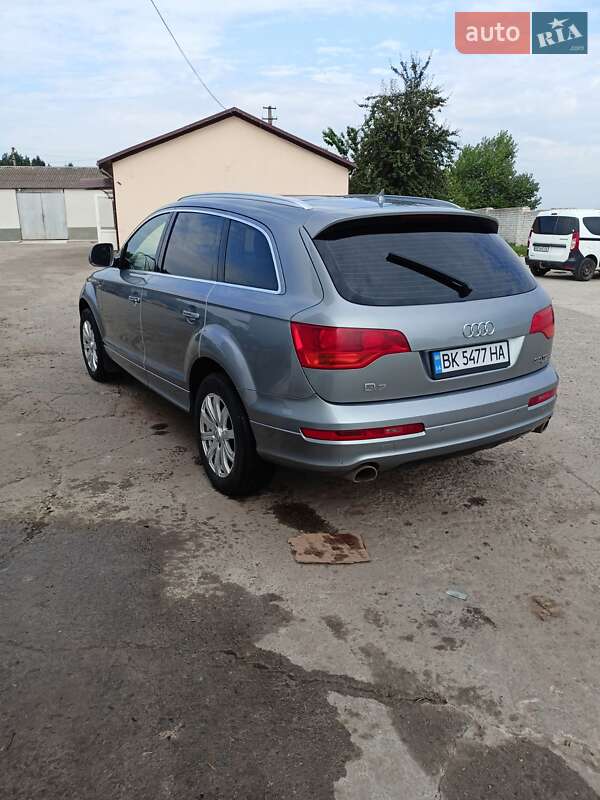 Внедорожник / Кроссовер Audi Q7 2008 в Гоще