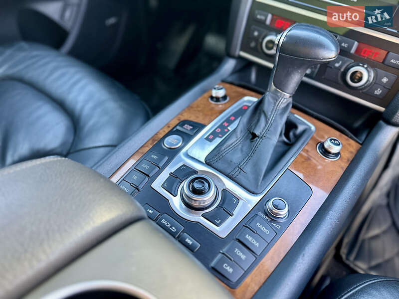 Внедорожник / Кроссовер Audi Q7 2013 в Одессе