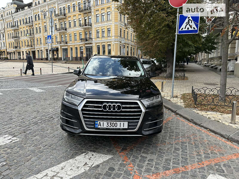 Позашляховик / Кросовер Audi Q7 2017 в Києві