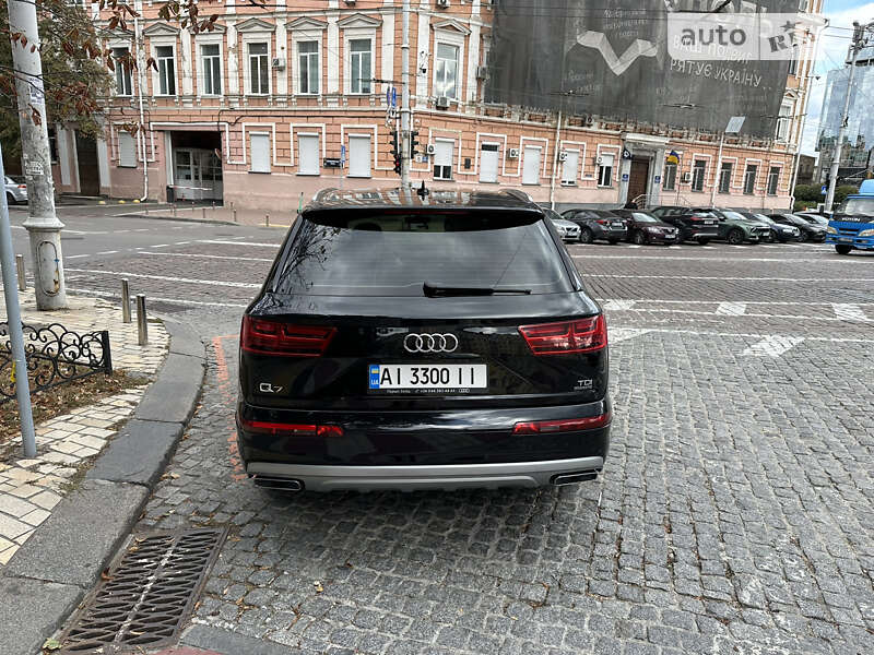 Позашляховик / Кросовер Audi Q7 2017 в Києві