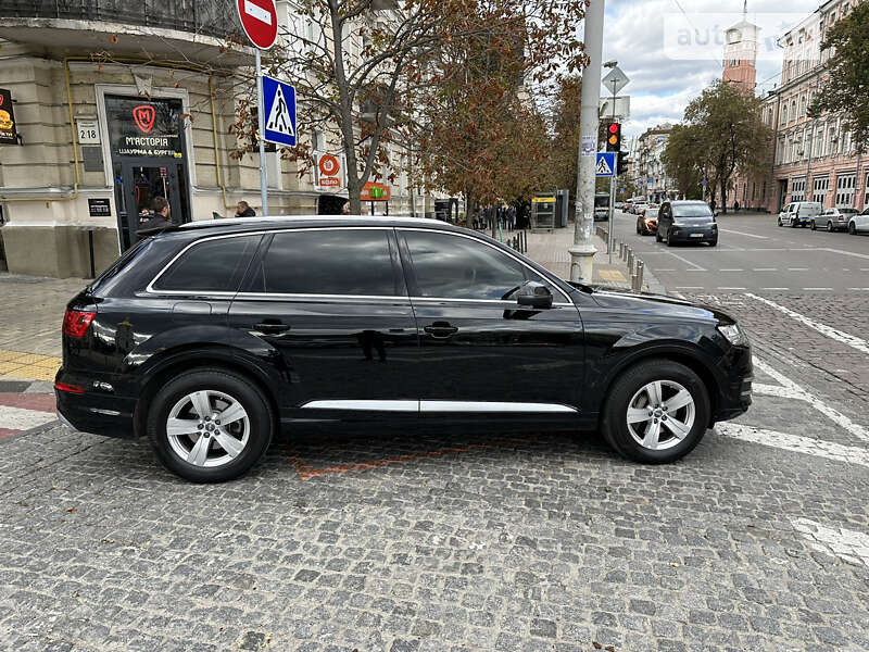 Позашляховик / Кросовер Audi Q7 2017 в Києві