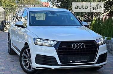 Позашляховик / Кросовер Audi Q7 2017 в 