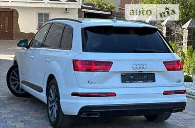 Позашляховик / Кросовер Audi Q7 2017 в 