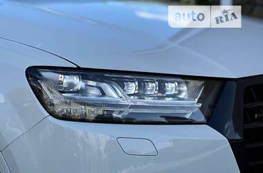 Позашляховик / Кросовер Audi Q7 2017 в 