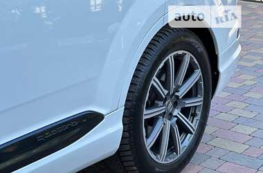 Позашляховик / Кросовер Audi Q7 2017 в 