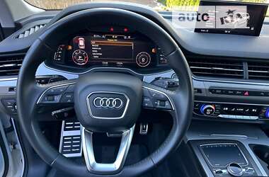 Позашляховик / Кросовер Audi Q7 2017 в 