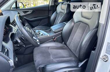 Позашляховик / Кросовер Audi Q7 2017 в 