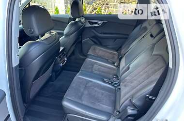 Позашляховик / Кросовер Audi Q7 2017 в 