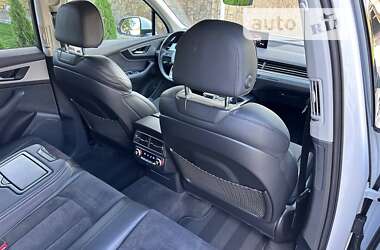 Позашляховик / Кросовер Audi Q7 2017 в 