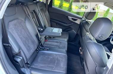 Позашляховик / Кросовер Audi Q7 2017 в 