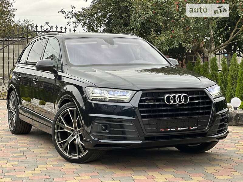 Позашляховик / Кросовер Audi Q7 2017 в 