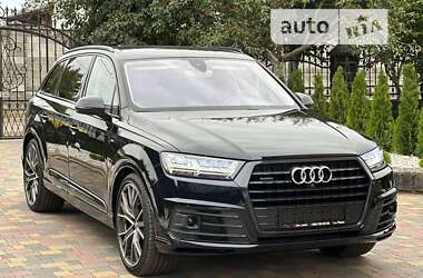 Позашляховик / Кросовер Audi Q7 2017 в 