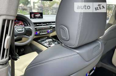 Позашляховик / Кросовер Audi Q7 2017 в 