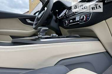 Позашляховик / Кросовер Audi Q7 2017 в 