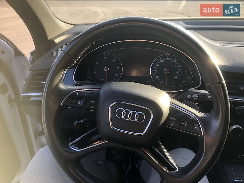 Внедорожник / Кроссовер Audi Q7 2016 в Лозовой
