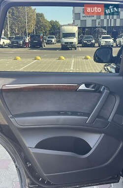 Внедорожник / Кроссовер Audi Q7 2013 в 