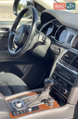 Внедорожник / Кроссовер Audi Q7 2013 в 