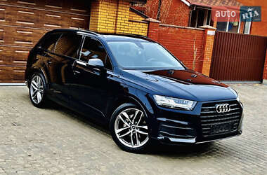 Внедорожник / Кроссовер Audi Q7 2017 в 