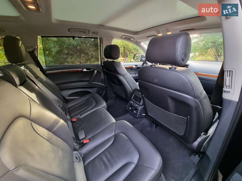 Позашляховик / Кросовер Audi Q7 2015 в Києві