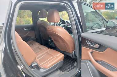 Внедорожник / Кроссовер Audi Q7 2016 в 