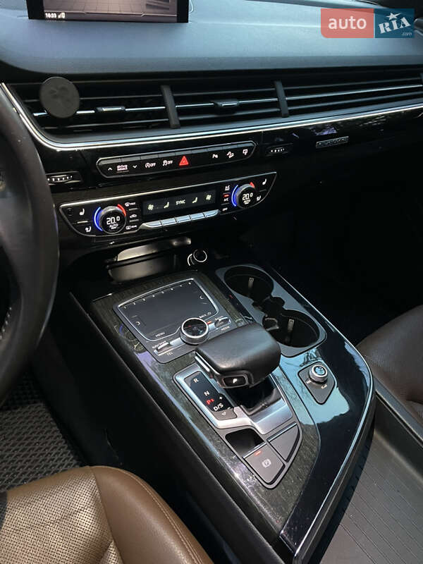 Внедорожник / Кроссовер Audi Q7 2016 в Львове