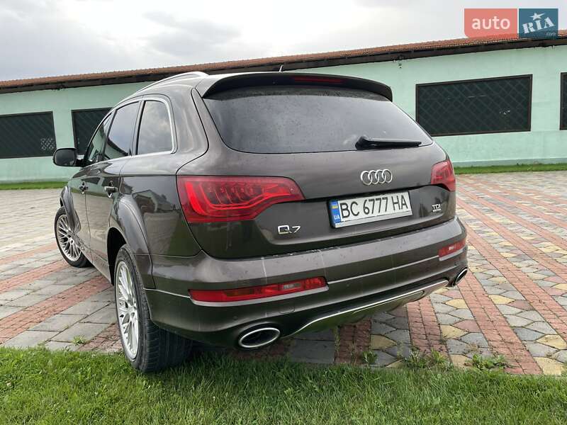 Внедорожник / Кроссовер Audi Q7 2014 в Городке