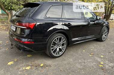 Внедорожник / Кроссовер Audi Q7 2020 в 