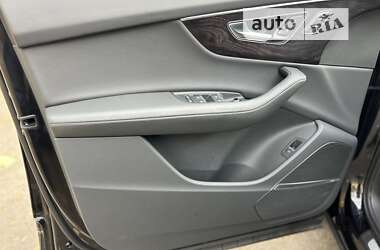 Внедорожник / Кроссовер Audi Q7 2020 в 