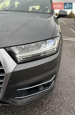 Позашляховик / Кросовер Audi Q7 2019 в Чернівцях